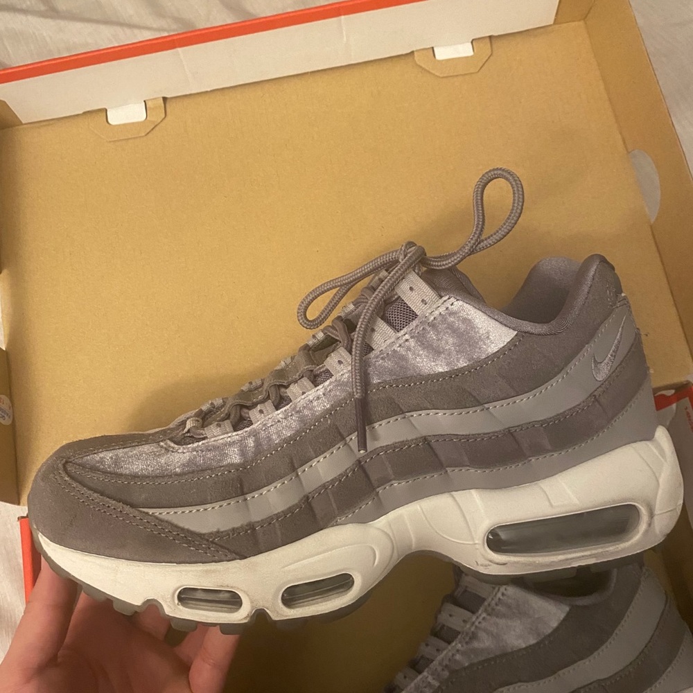 7.5 Nike air max